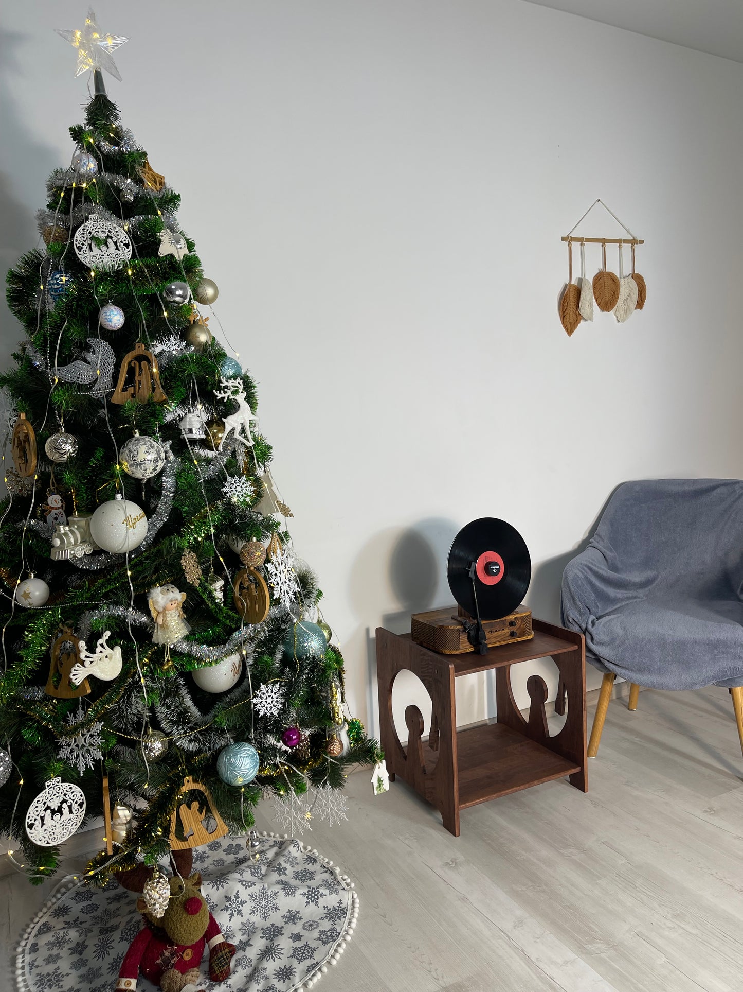 Light Brown Wooden Console Furniture Unique gifts Record Player Stand Vinyl Record Holder Storage Record Cabinet Table Turntable Station Display Media