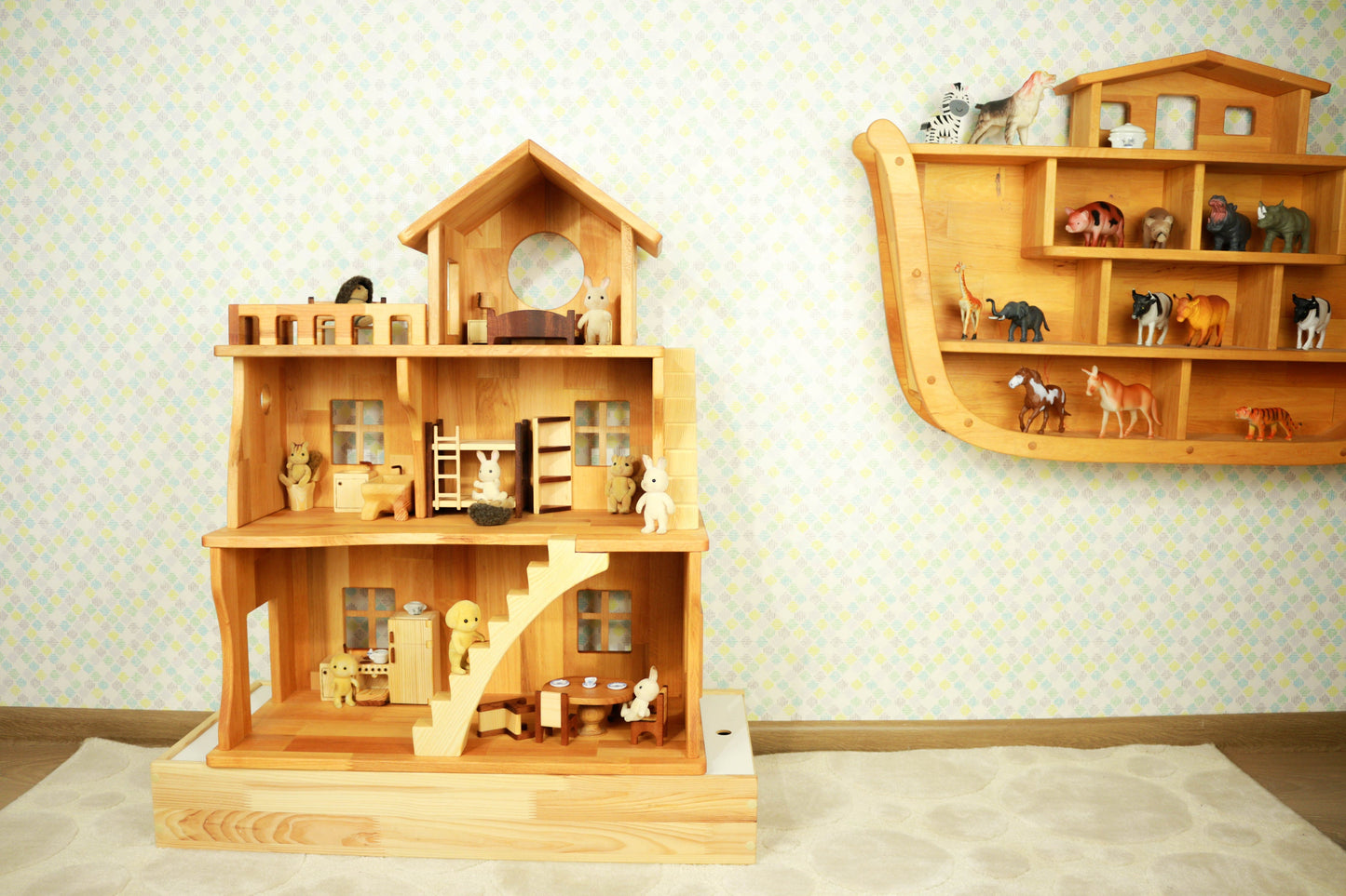 Wooden Dollhouse Kit Kids Gifts Birthday Dollhouse with Red wood furniture Alder wood Dollhouse 1:16 Scale Montessori waldorf toy